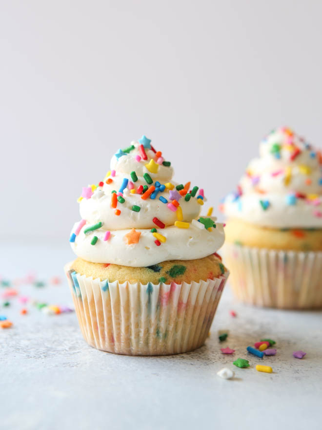 DIY-funfetti-cupcakes-mothers-day