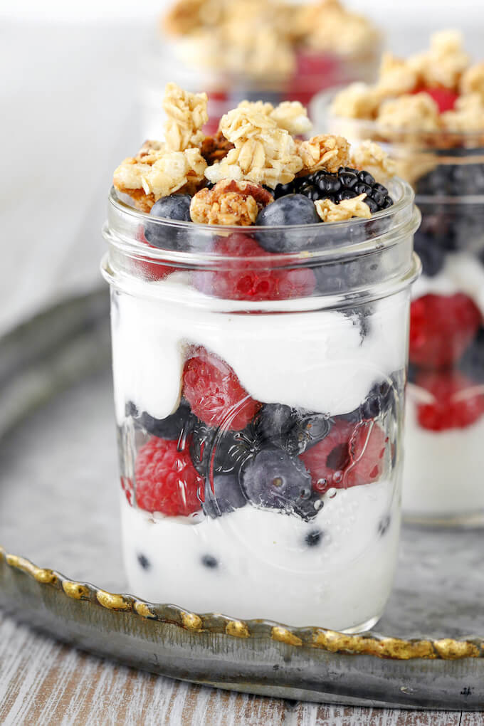 Healthy-homemade-yogurt-parfaits