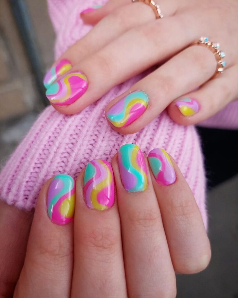 Bright-retro-summer-nails