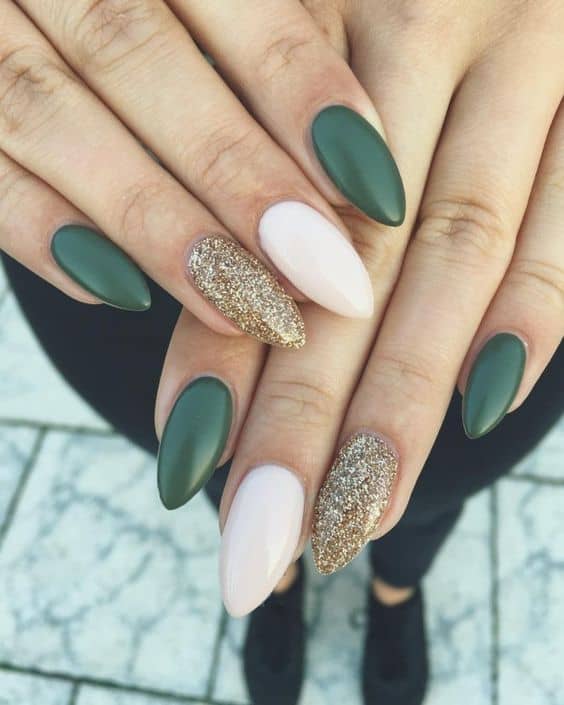 Green-gold-glitter-nails