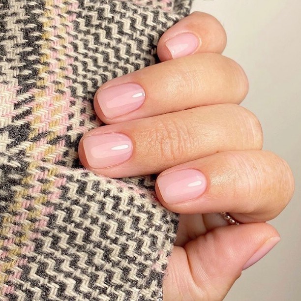 Light-pink-gloss-gel-nails