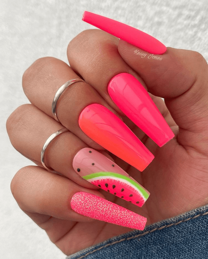 Summer-pink-nails