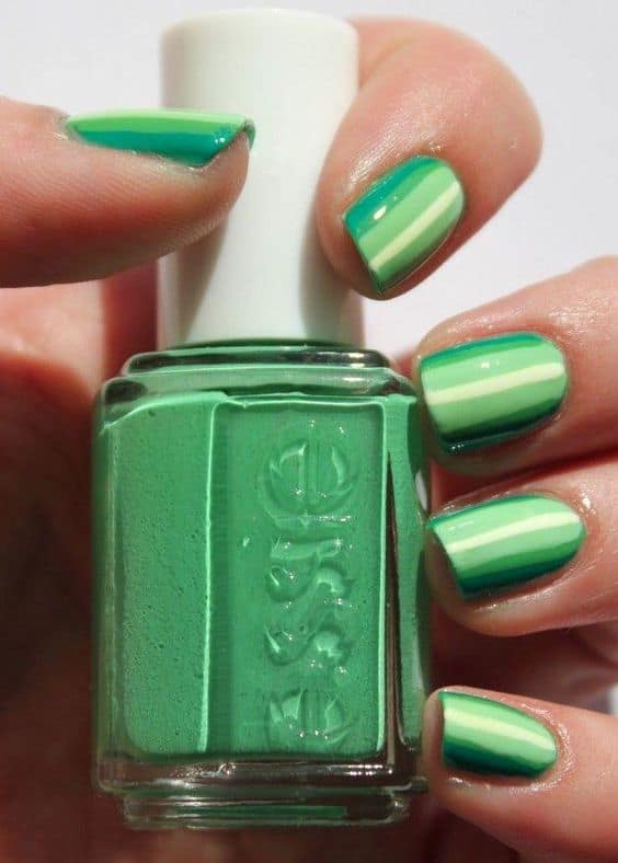 Trendy-green-striped-nails