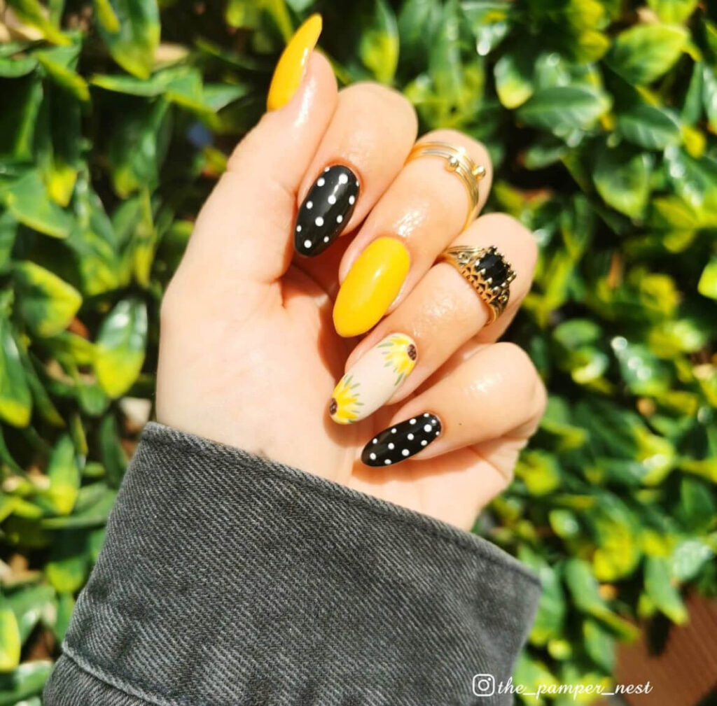 Black-sunflower-summer-nails