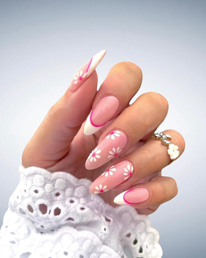 French-tips-flower-nails