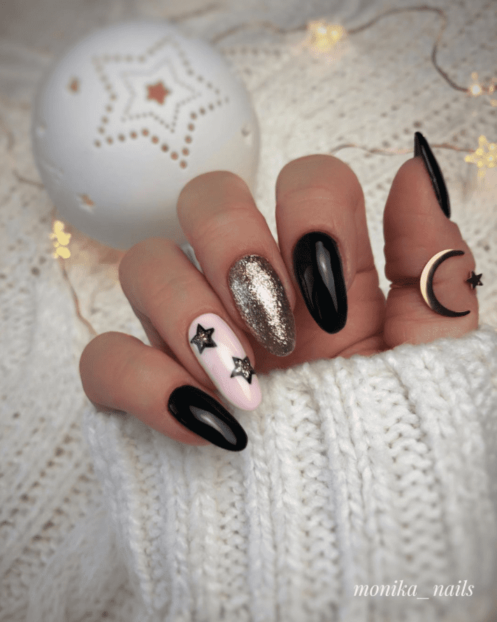 Winter-star-nails
