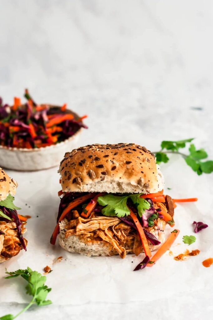 Slow-cooker-pulled-chicken-sandwiches
