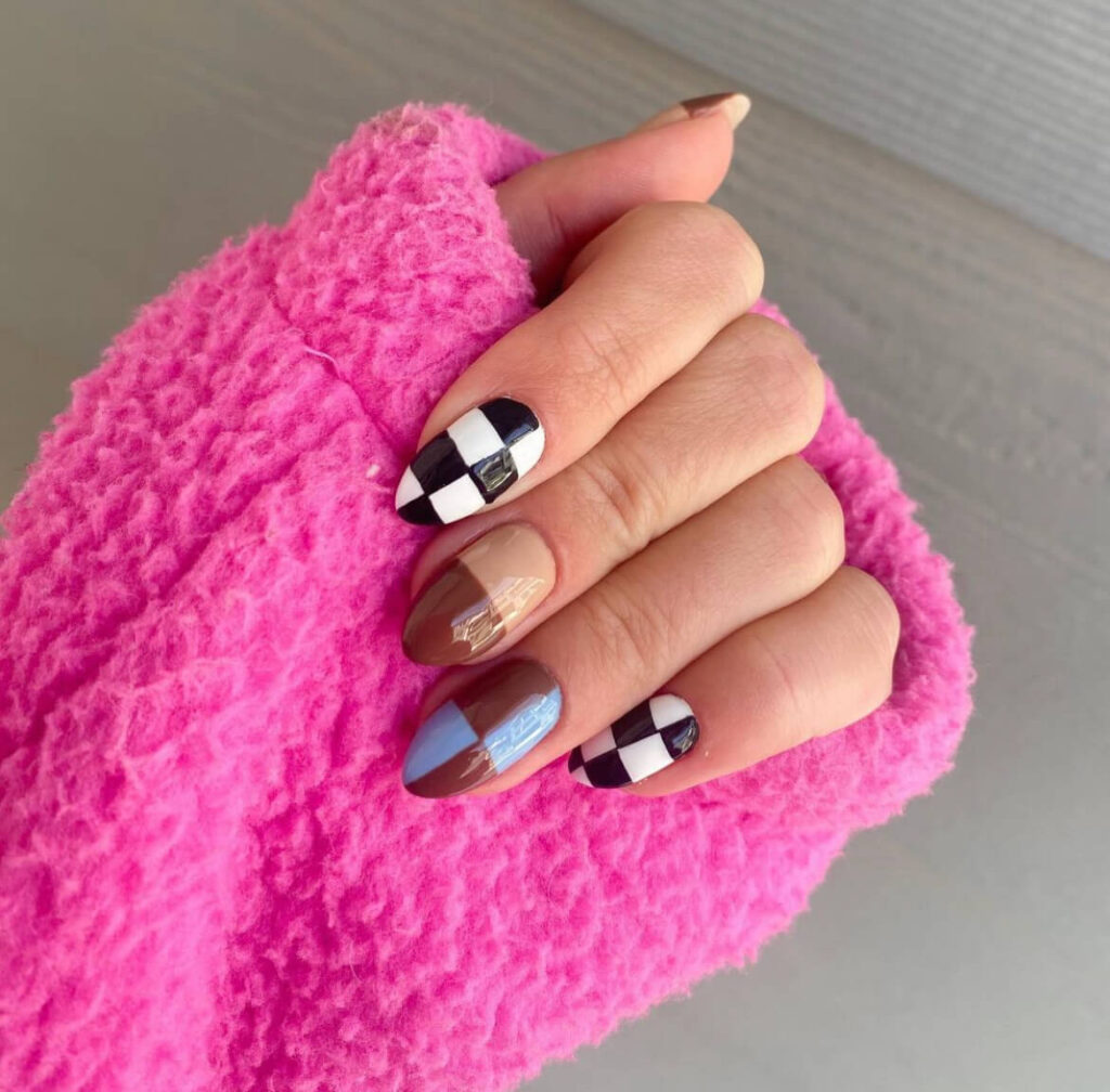 Checkered-winter-nail-art