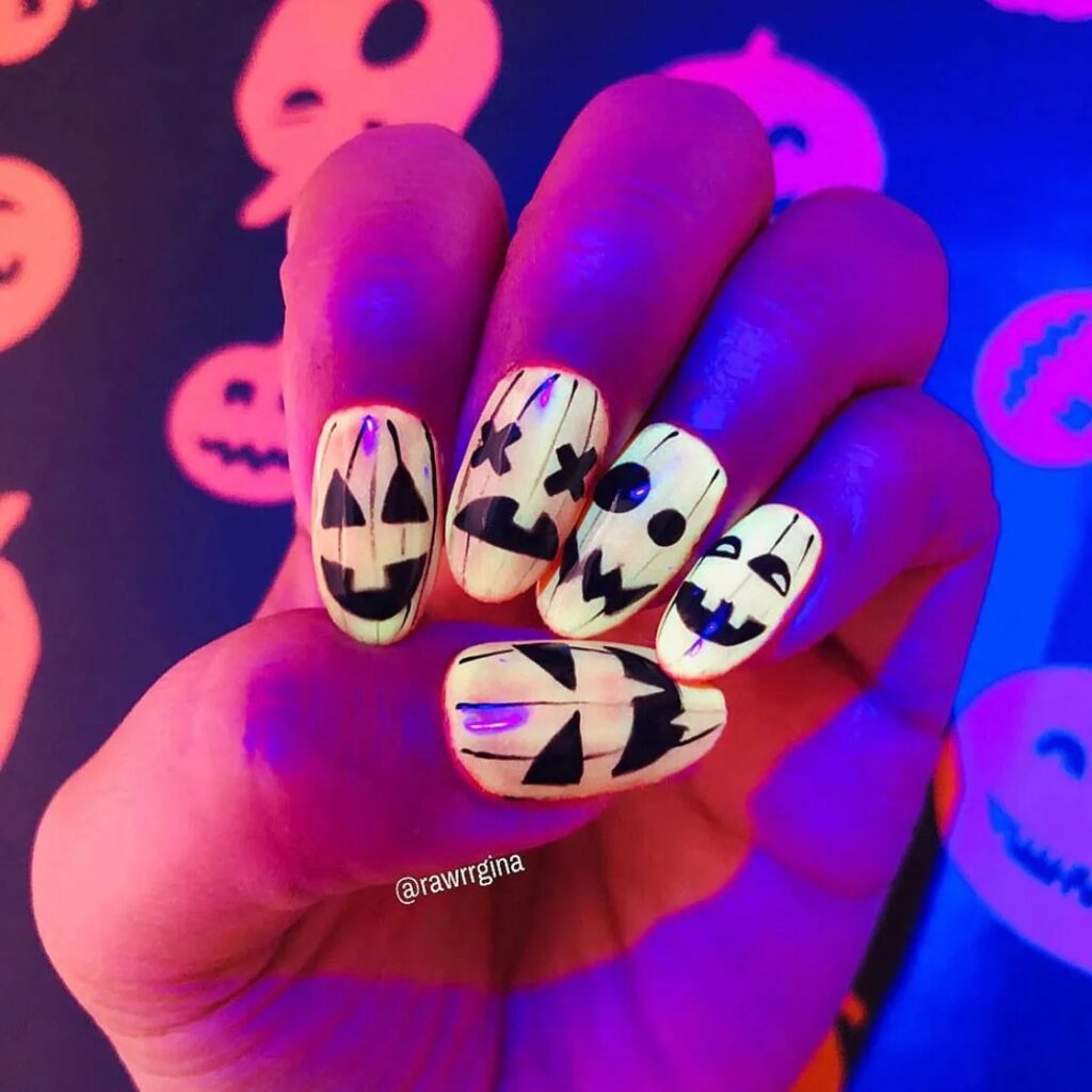 Glow-in-the-dark-halloween-nails
