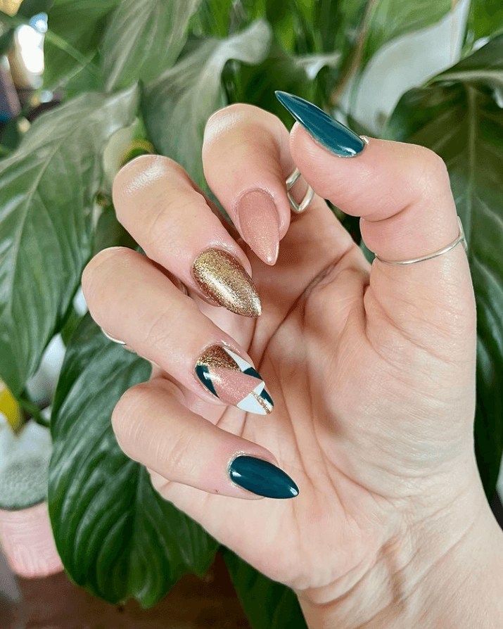 Metallic-autumn-gel-nails