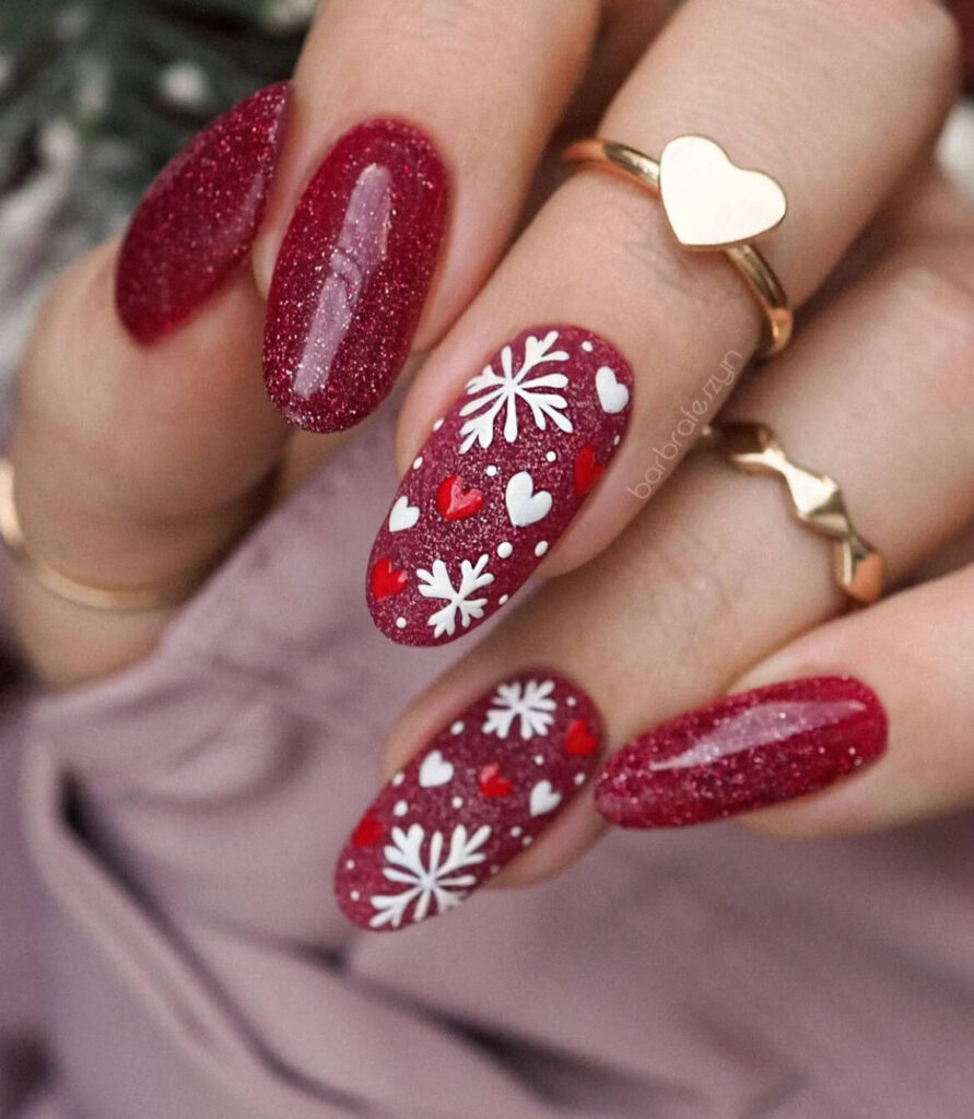 Red-glitter-christmas-nails