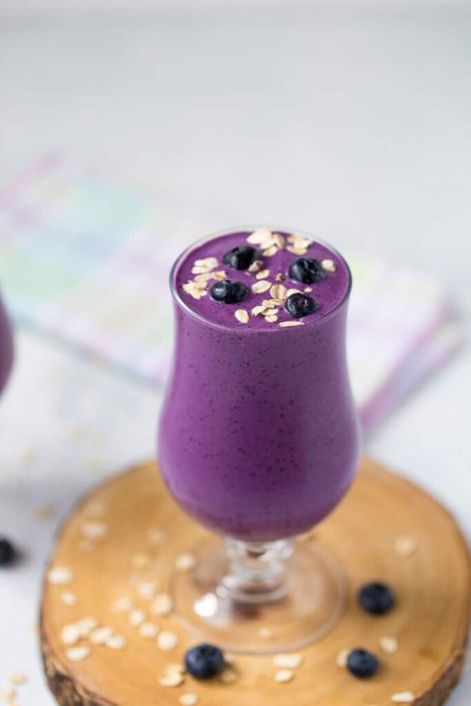 Blueberry-oatmeal-smoothie