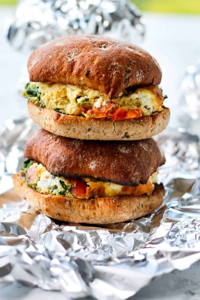 Vegetarian-breakfast-sandwich-spinach-feta