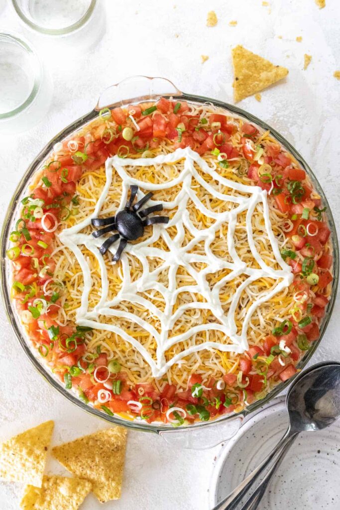 Spooky-halloween-spiderweb-taco-dip
