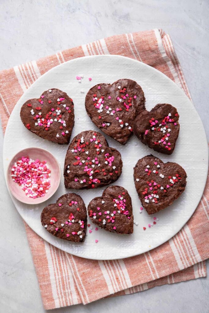 Healthy-valentine-brownies