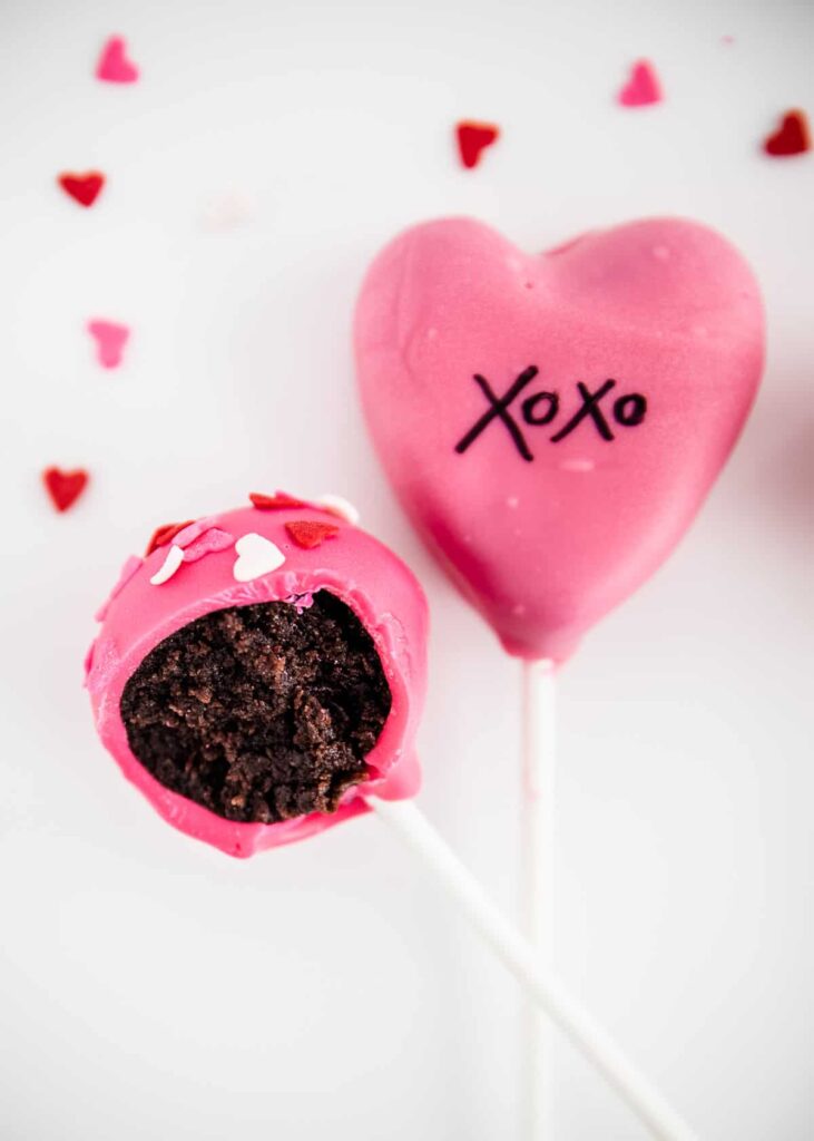 Valentine-cake-pops