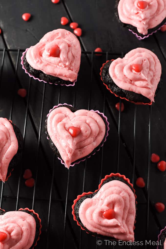 Valentines-day-dark-chocolate-cupcakes
