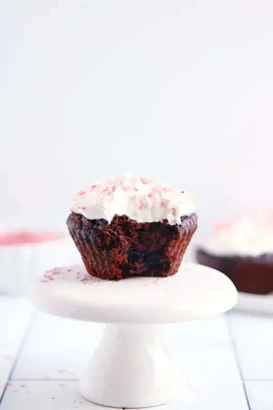 03. vegan-keto-red-velvet-cupcake