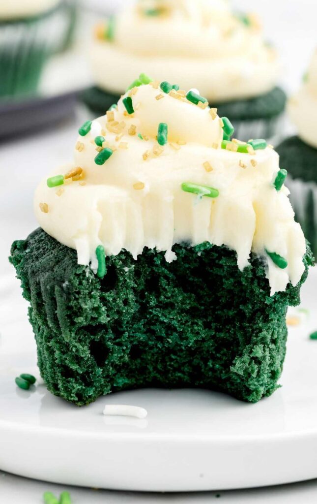 09-green-cupcakes-hero2