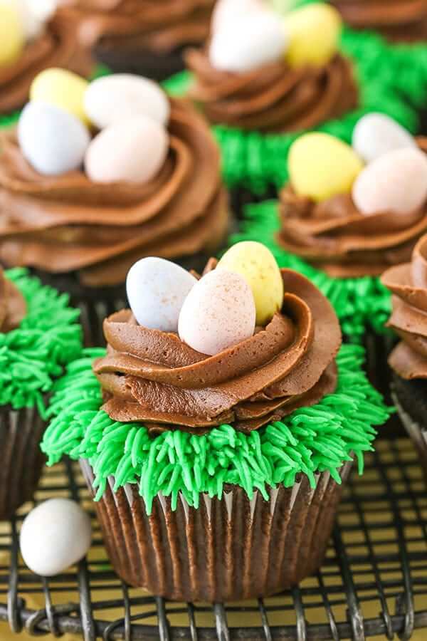 07-Easter-Egg-Chocolate-Cupcakes-2