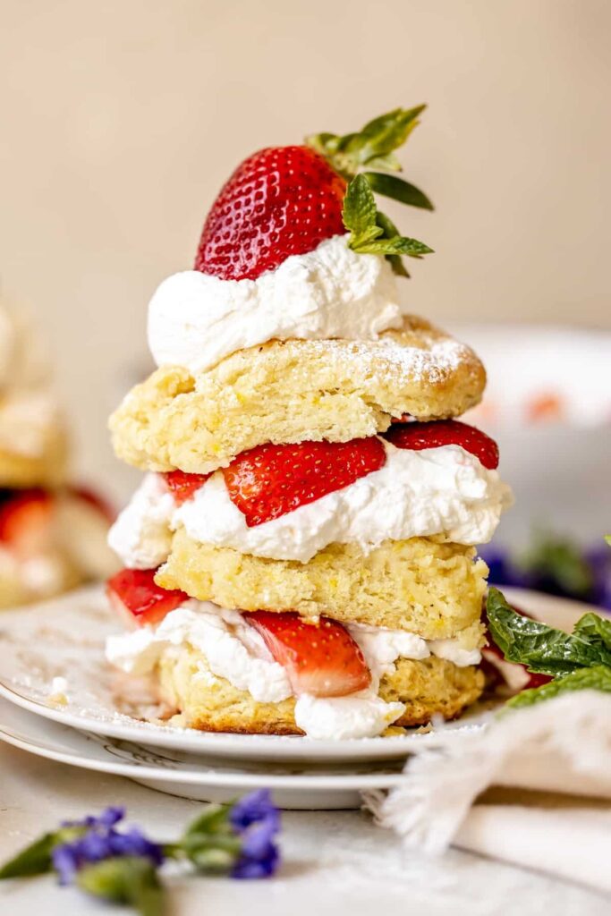 Strawberry-shortcake-dessert-for-mom