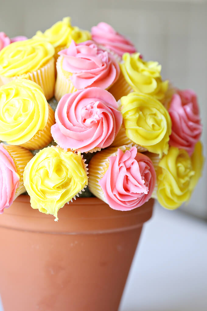 04-Flower-Cupcake-Bouquet-2
