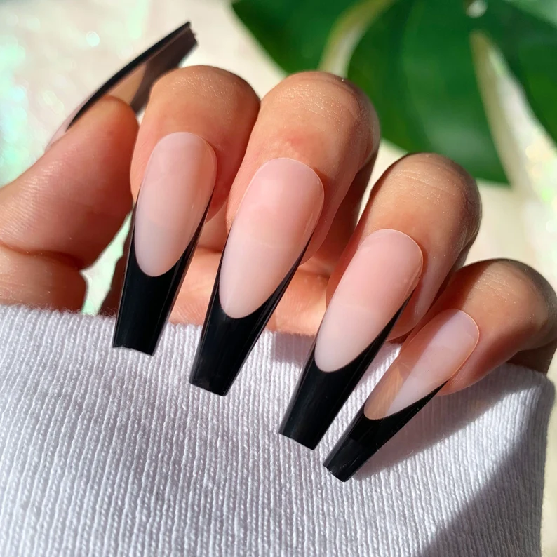 02-Classic Black French Tips
