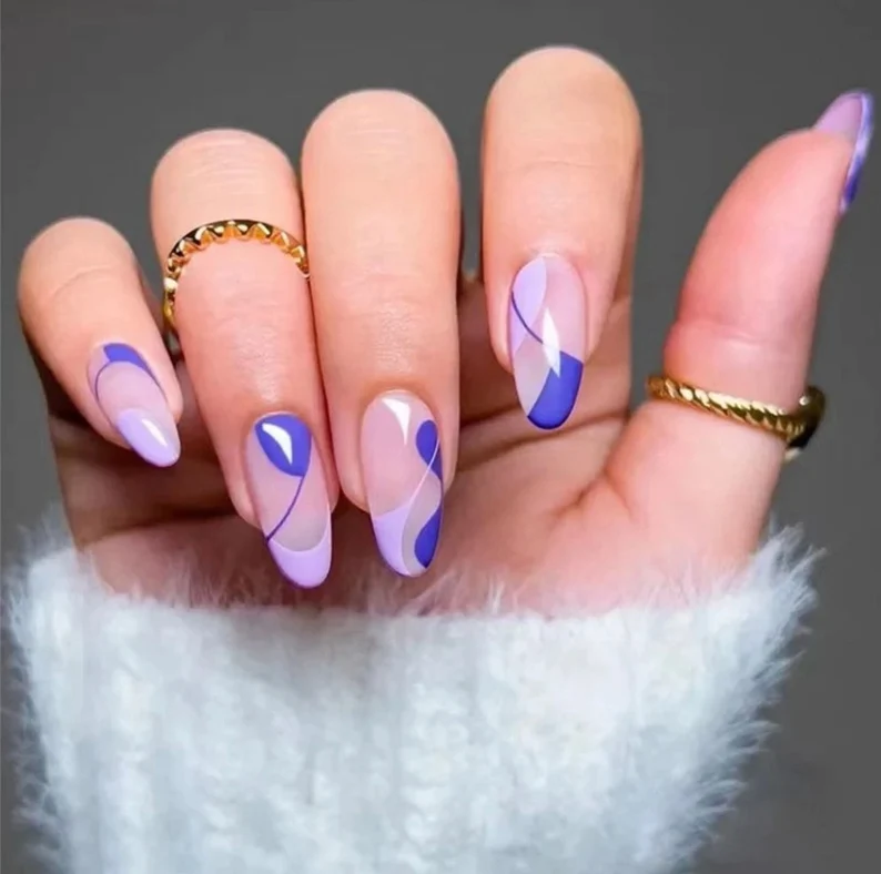 15-Light Purple Abstract Nails
