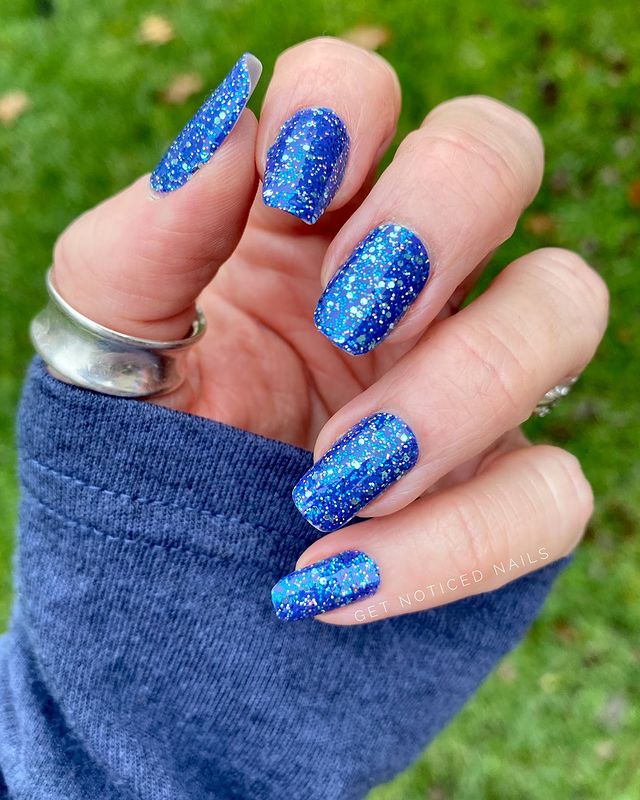 08-Glitter Royal Blue Nails