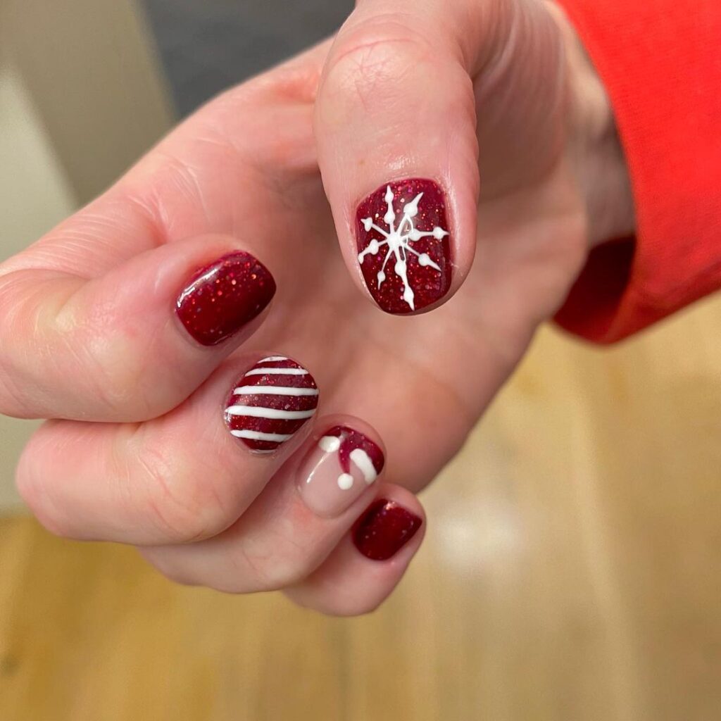 11-Christmas Nails