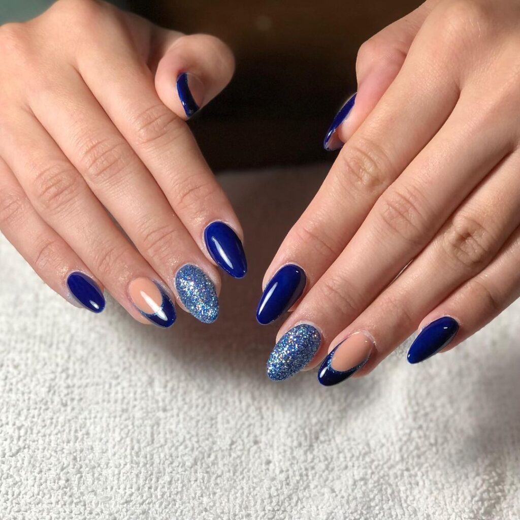 15-Royal Blue Almond Nails