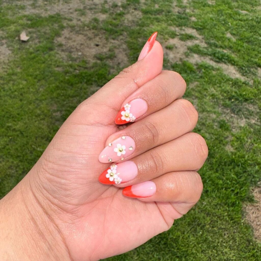 17-Daisy Orange Almond Nails