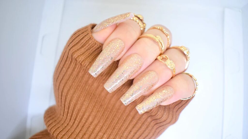 10-Fabulous Gold Glitter Nails-J