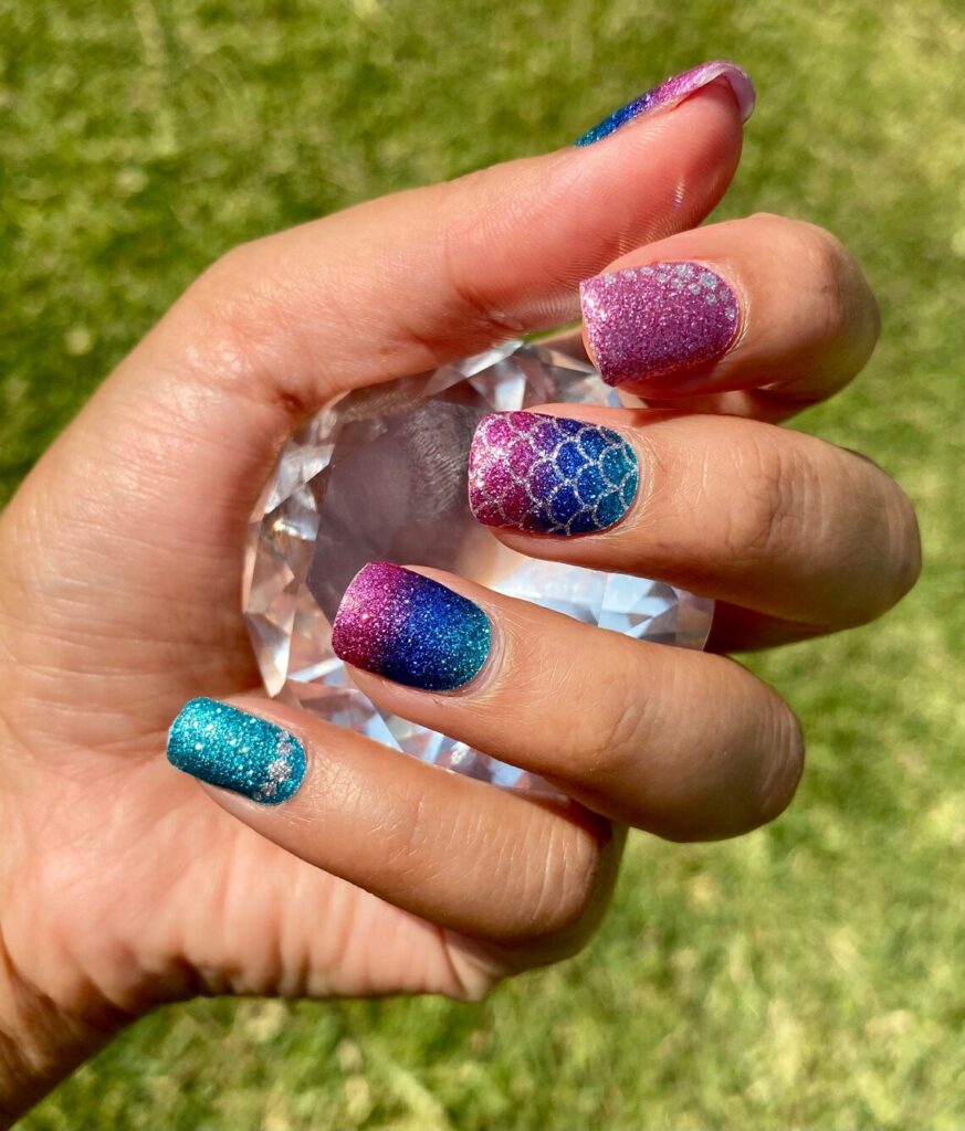 11-Mermaid Ombre Nails