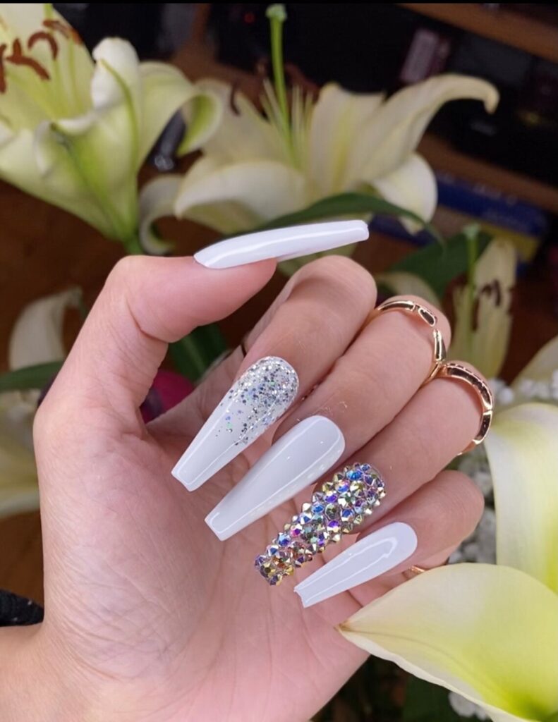 07-Beautiful White Diamond Nails