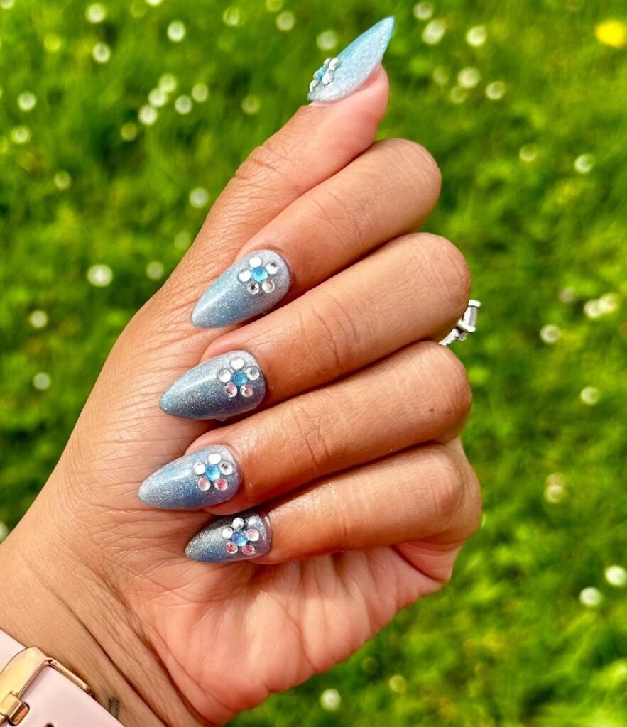 16-Blue Floral Glitter Nails J