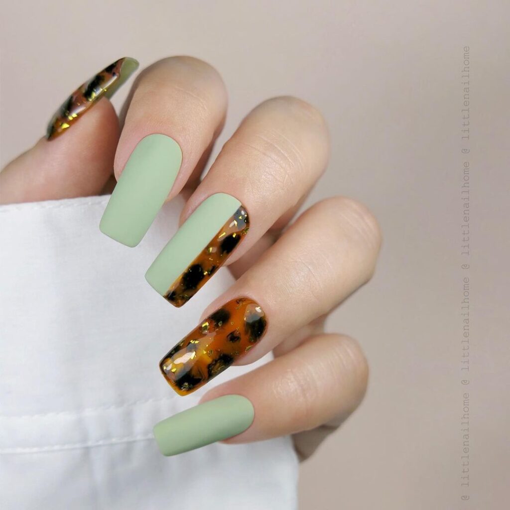 04-Cool Matte Sage Green Nails