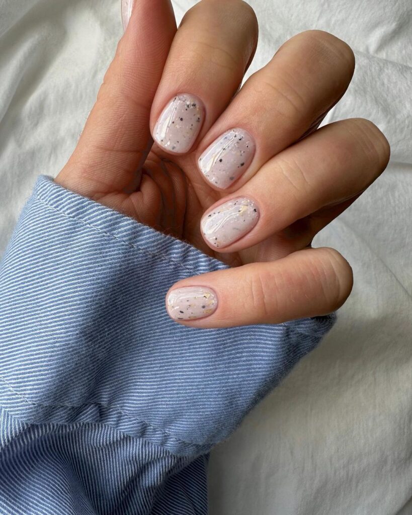 12-Short Sparkly Neutral Nails