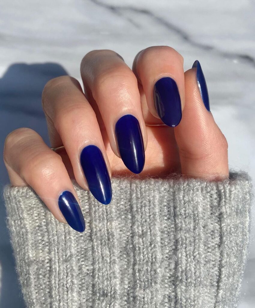01-Simple Navy Blue Acrylic Nails