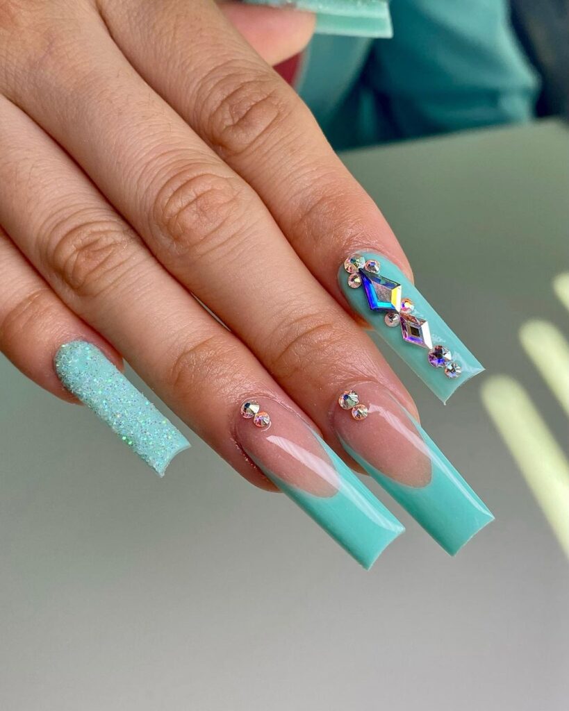 04-Pretty Turquoise Acrylic Nails