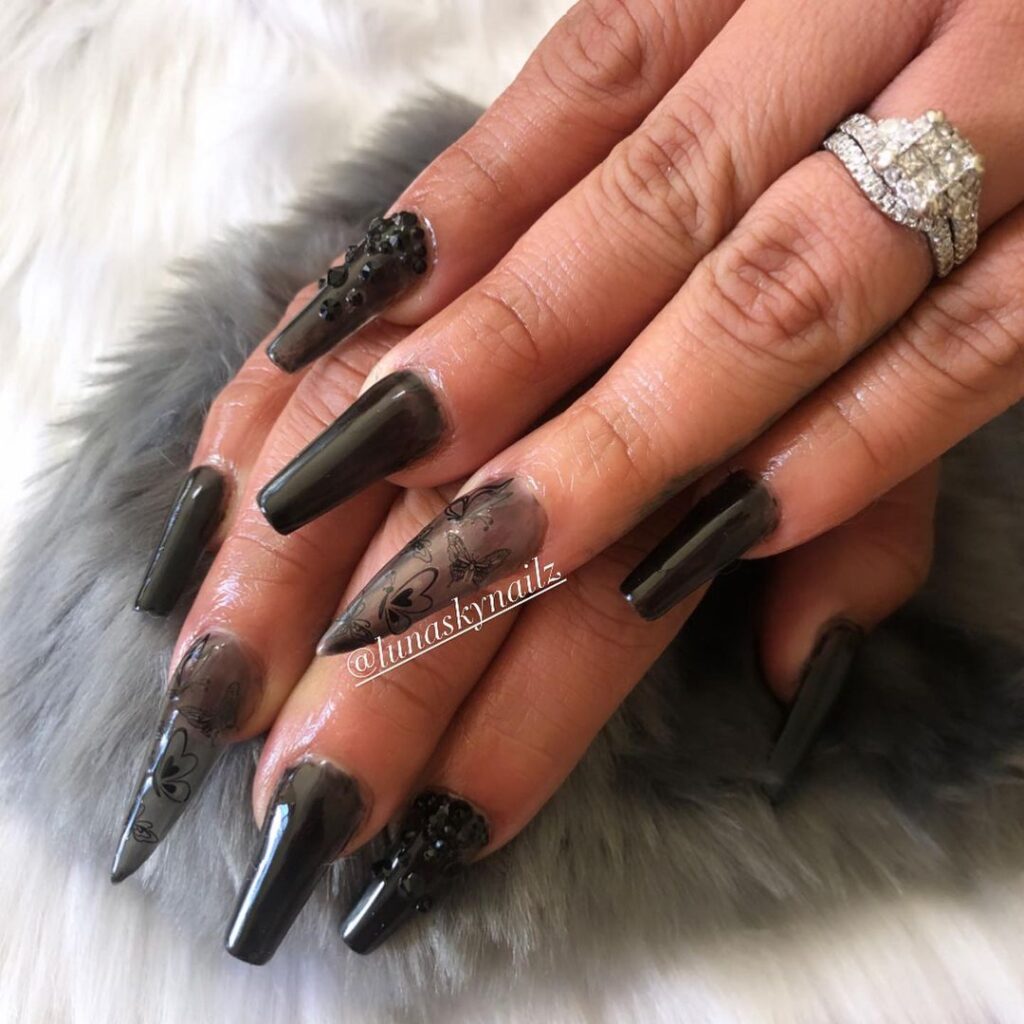 08-Creative Long Coffin and Stiletto Nails Together