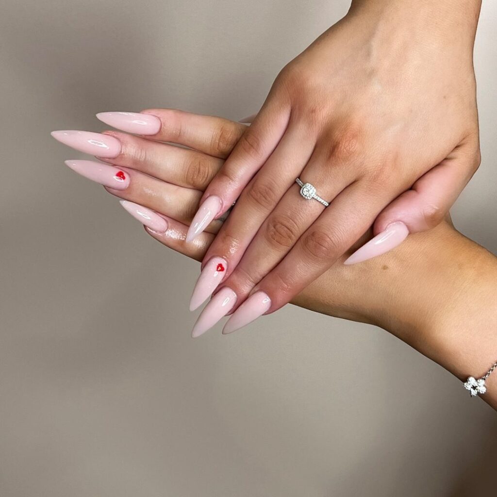 04-Hearty Light Pink Nails