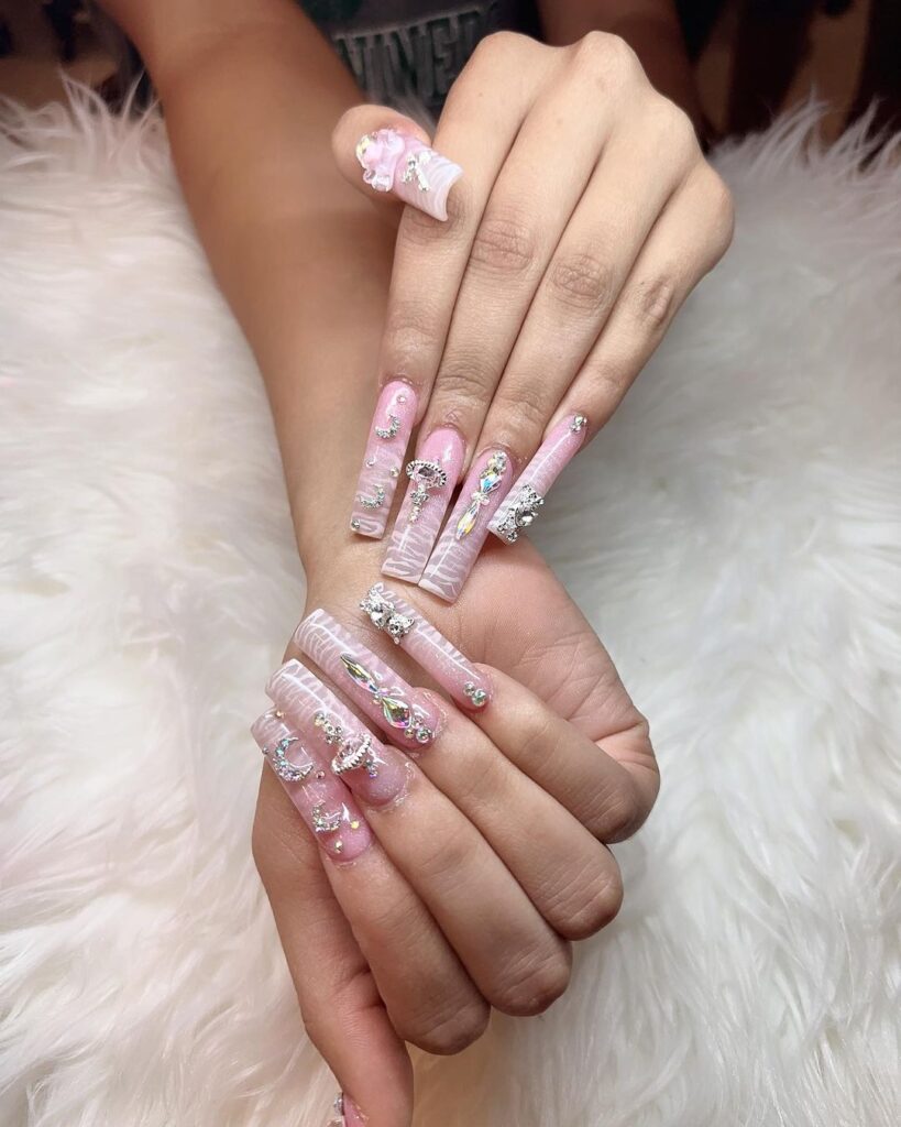 06-Pink Diamonds Nails