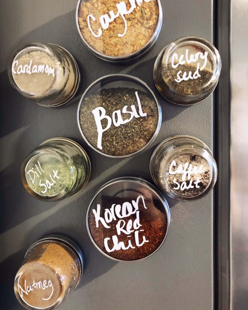 DIY-magnetic-spice-jars