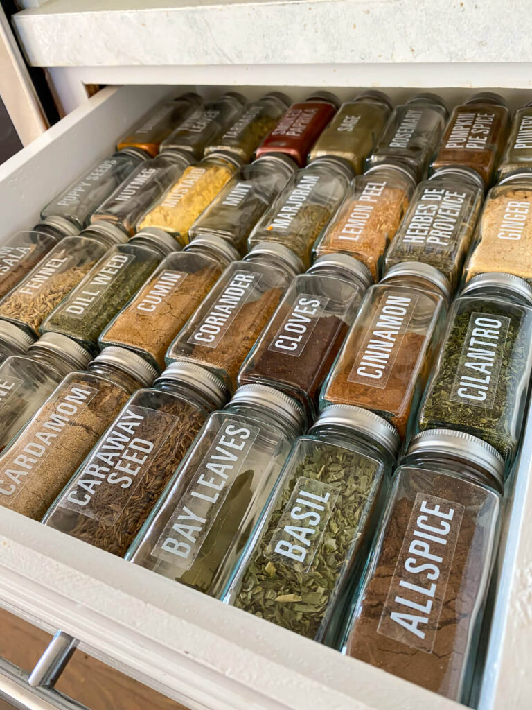 Spice-drawer-in-kitchen-organization-idea