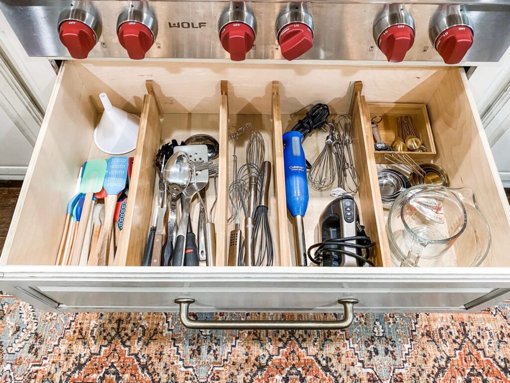 Kitchen-drawer-organizing-tips