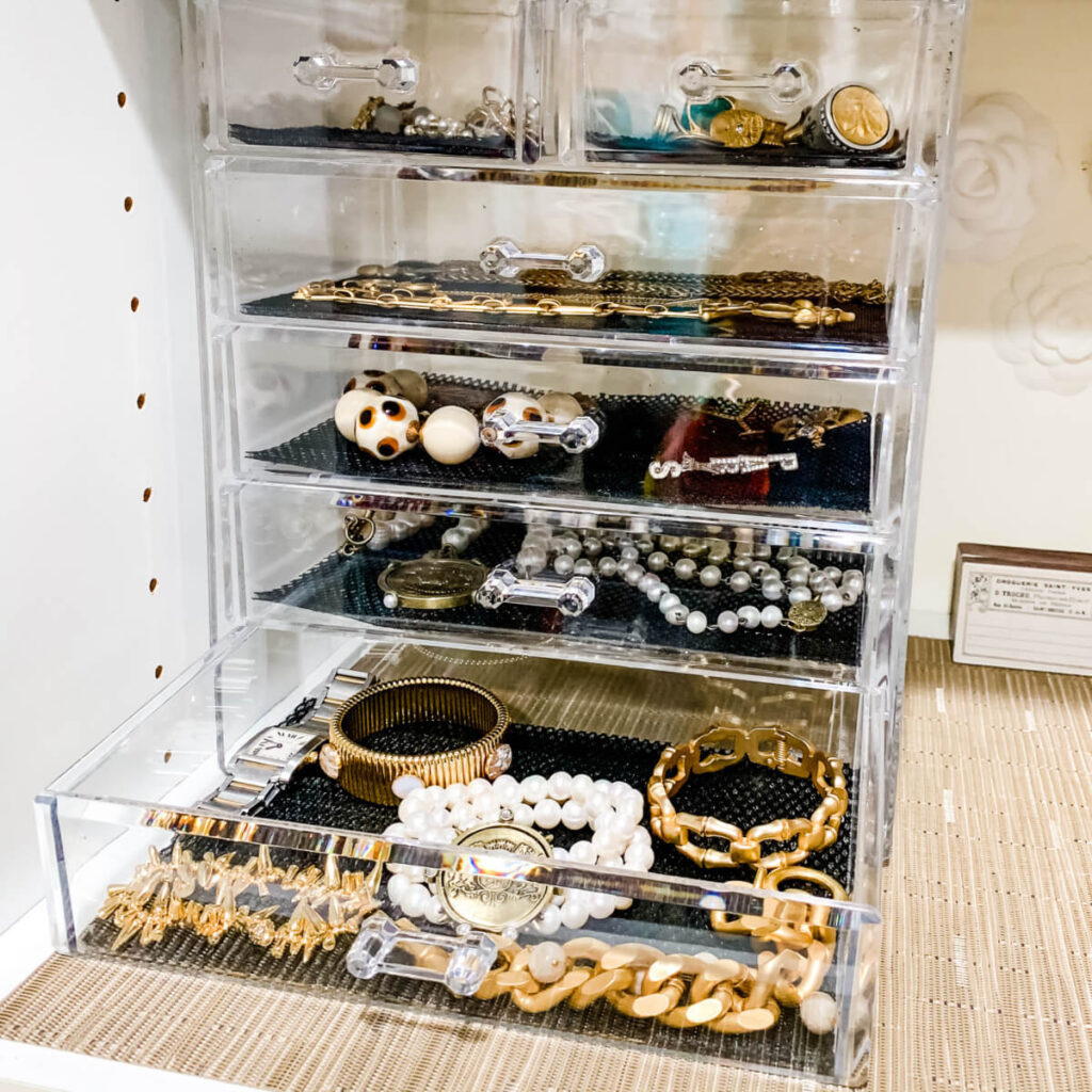 Clear-acrylic-jewelry-storage-system
