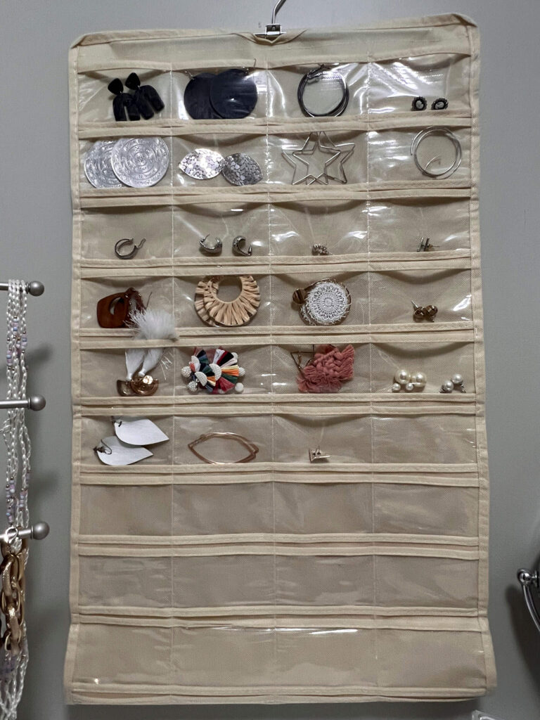 Hanging-jewelry-organizer-pockets