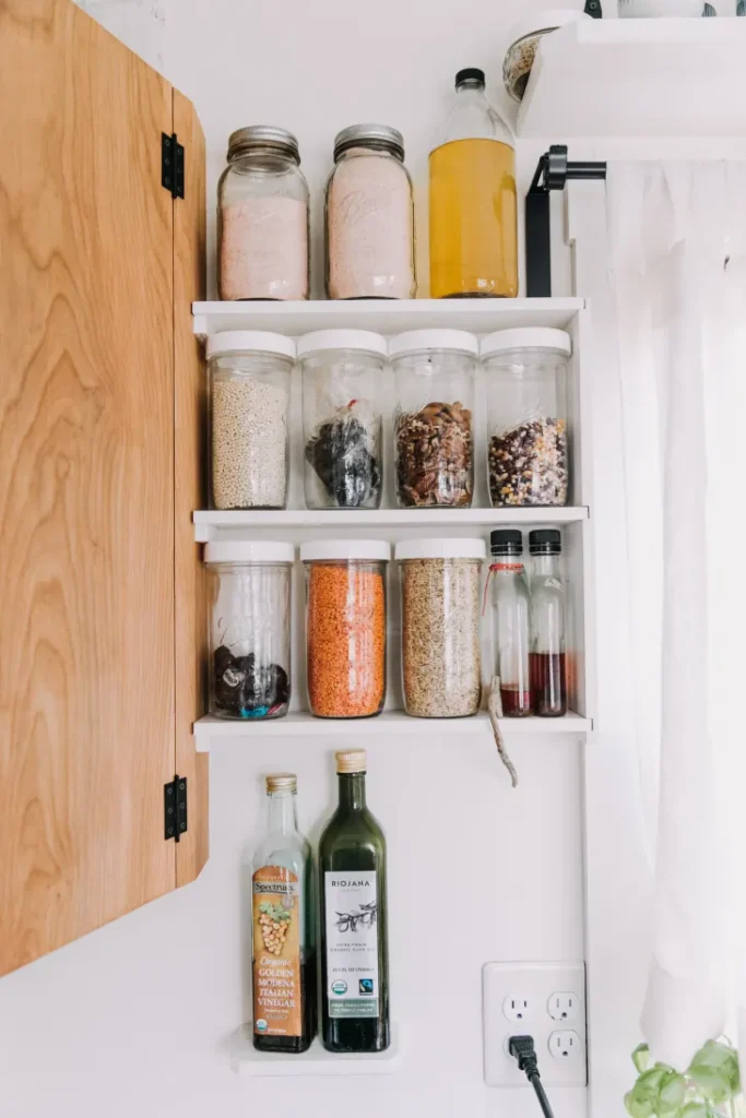 Small-apartment-kitchen-shelf-storage