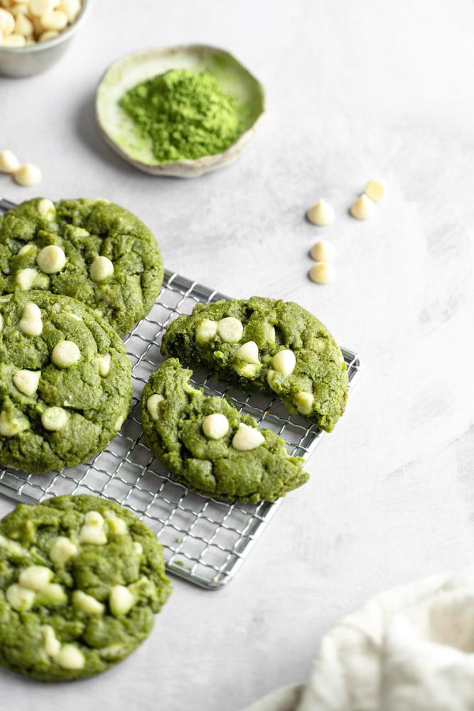 Vegan-matcha-white-chocolate-chip-cookies